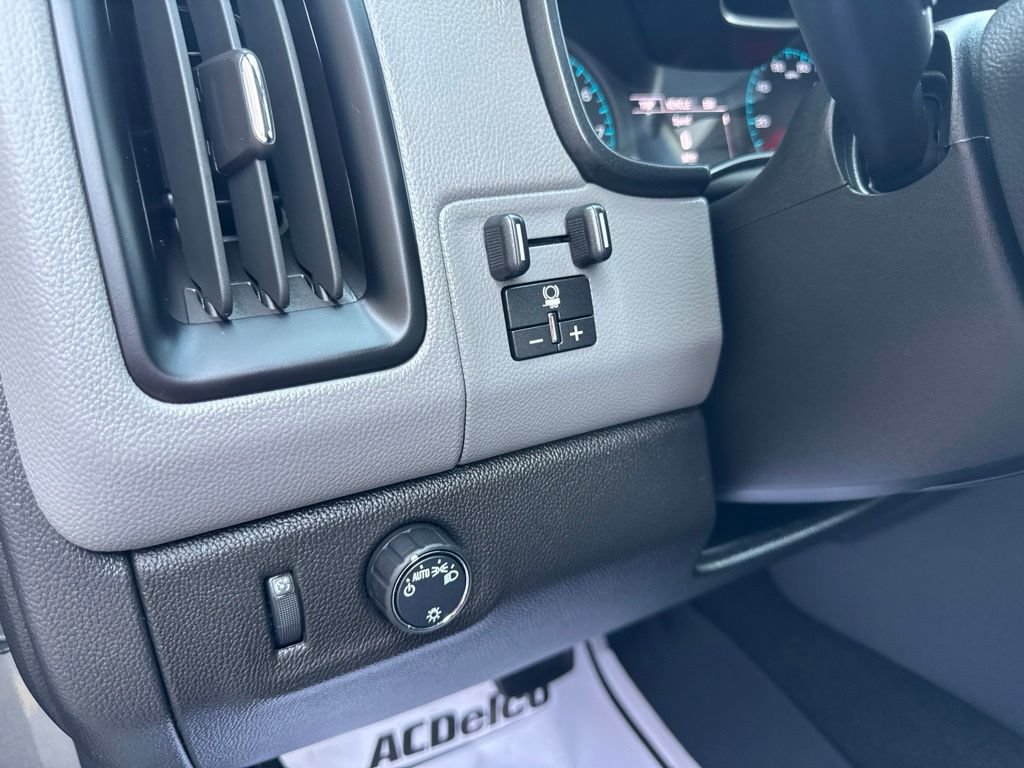 Used 2018 Chevrolet Colorado W/T w/ WT Convenience Package RWD image 15