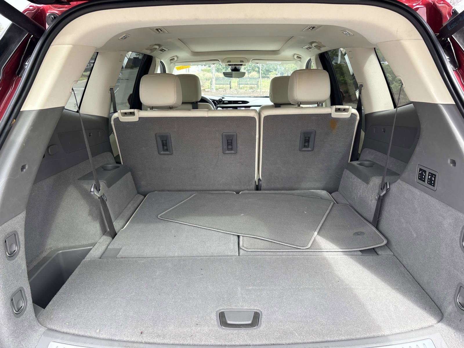 Used 2020 Cadillac XT6 Premium Luxury image 30