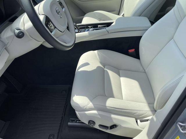 Used 2025 Volvo XC90 T8 Plus w/ Protection Package Premier AWD/4WD image 13