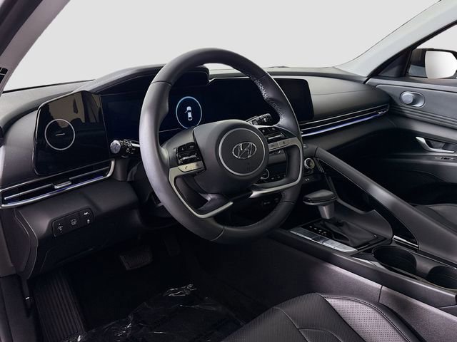 Used 2023 Hyundai Elantra Limited image 9