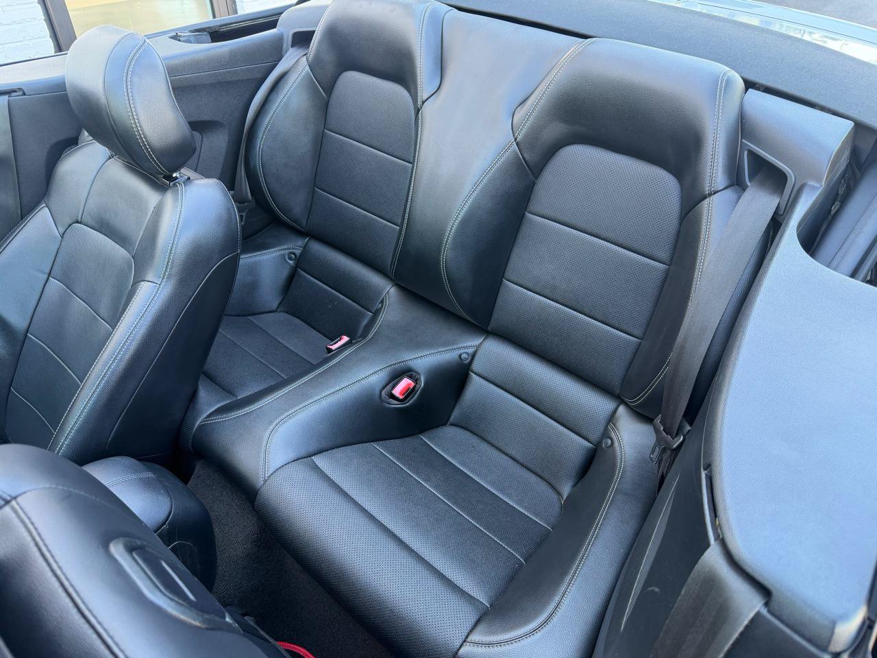 Used 2018 Ford Mustang Premium RWD image 19