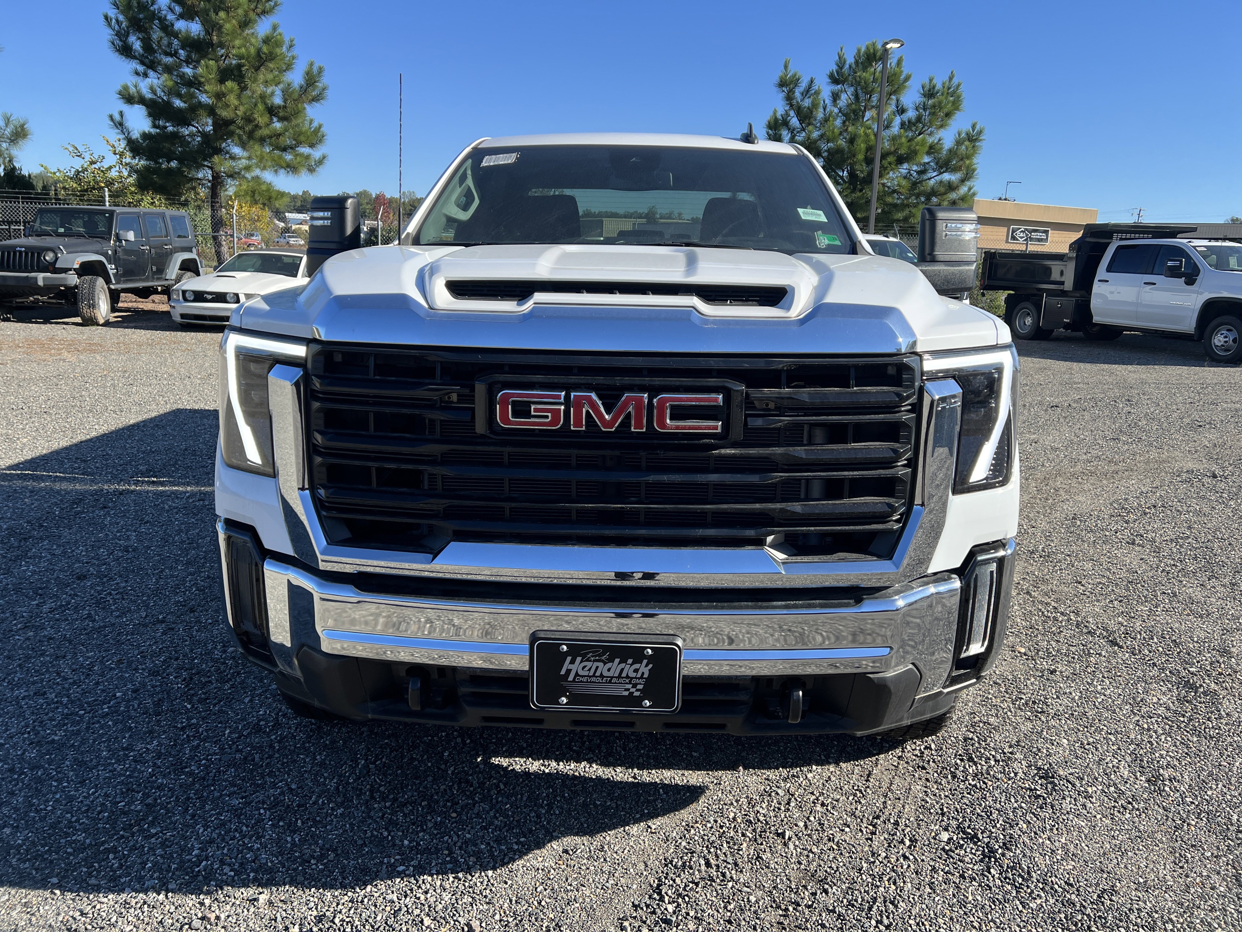 New 2025 GMC Sierra 3500 Pro w/ Convenience Package image 3