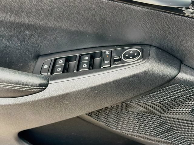 Used 2025 Kia Seltos EX w/ EX Sunroof Package FWD image 17