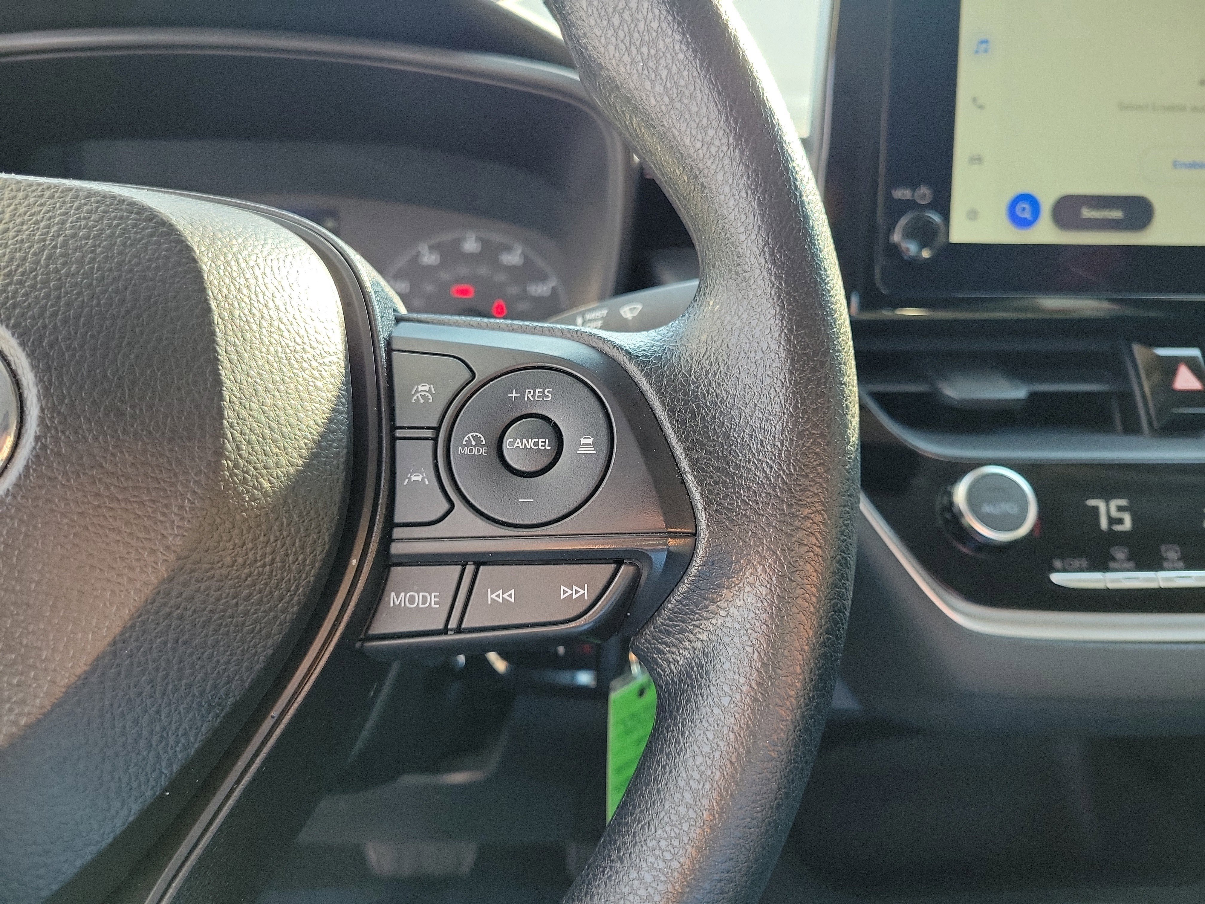 Used 2025 Toyota Corolla LE image 23