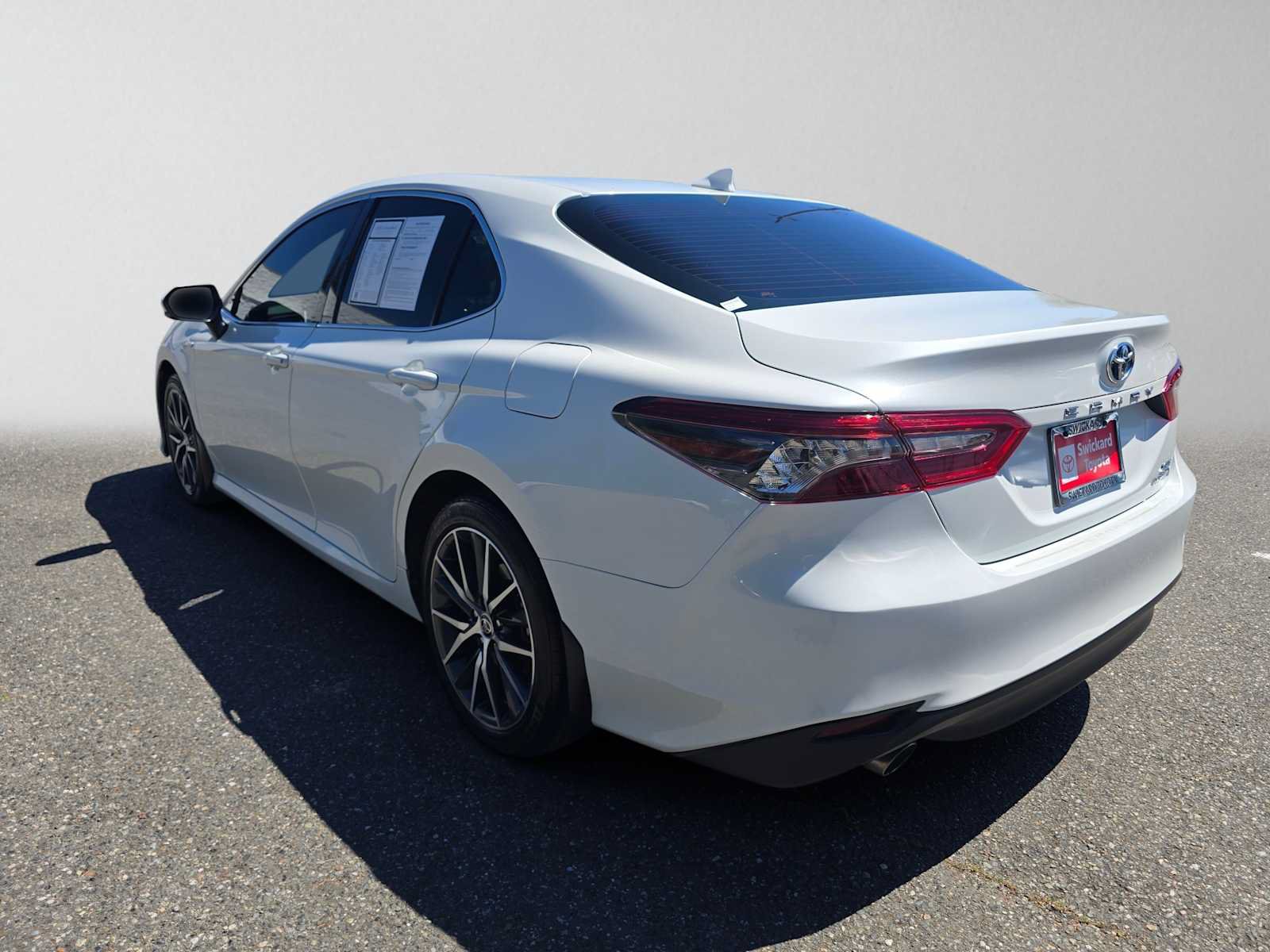 Certified 2021 Toyota Camry XLE FWD image 5