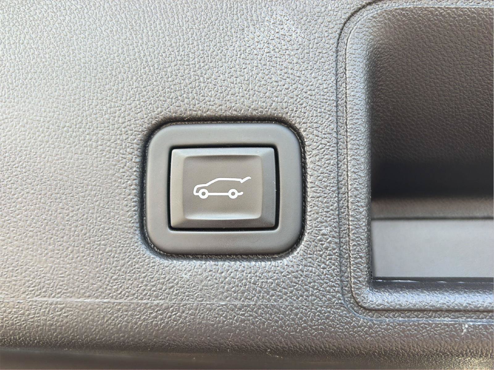Certified 2024 GMC Terrain SLT w/ Elevation Edition AWD/4WD image 20