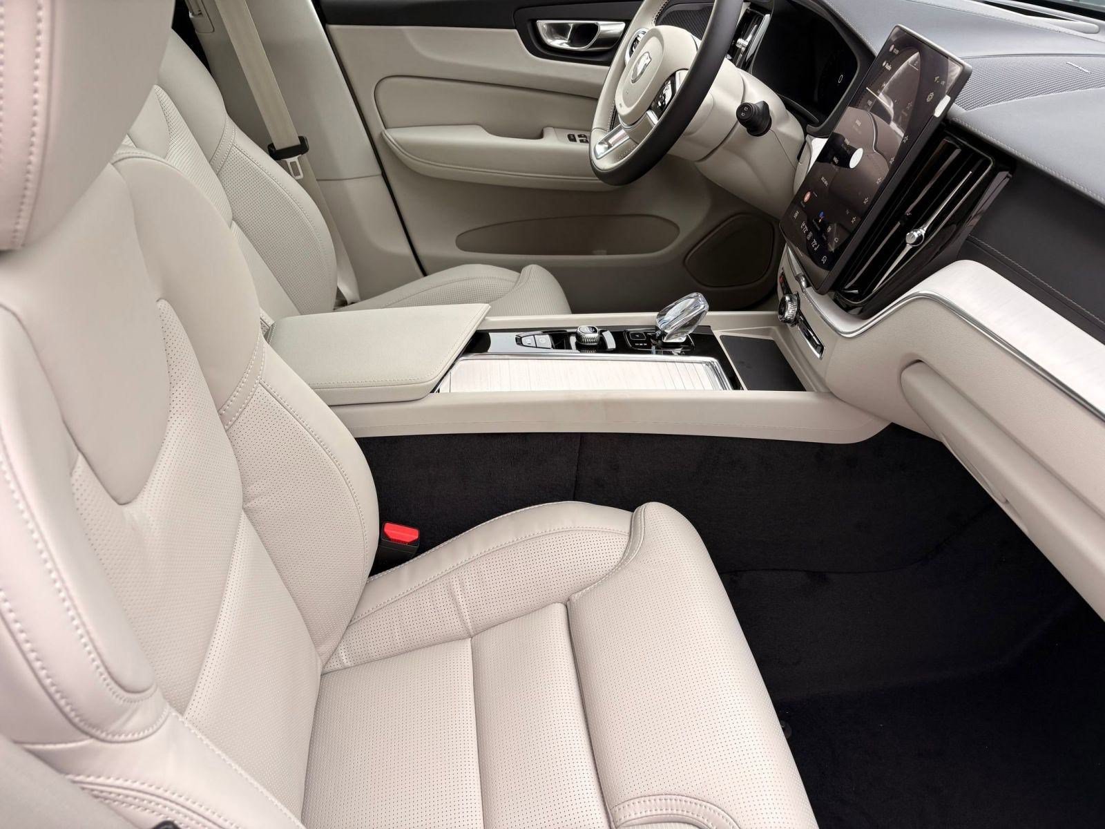 New 2026 Volvo XC60 B5 Ultra w/ Climate Package AWD/4WD image 25