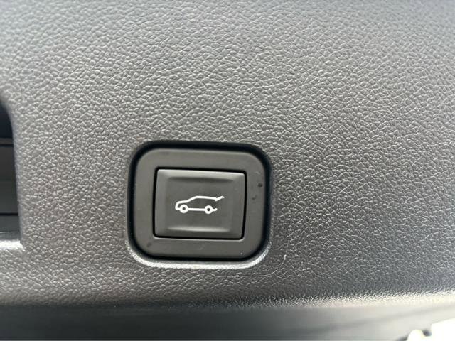 Used 2025 Chevrolet Traverse Z71 w/ Driver Confidence Package AWD/4WD image 10