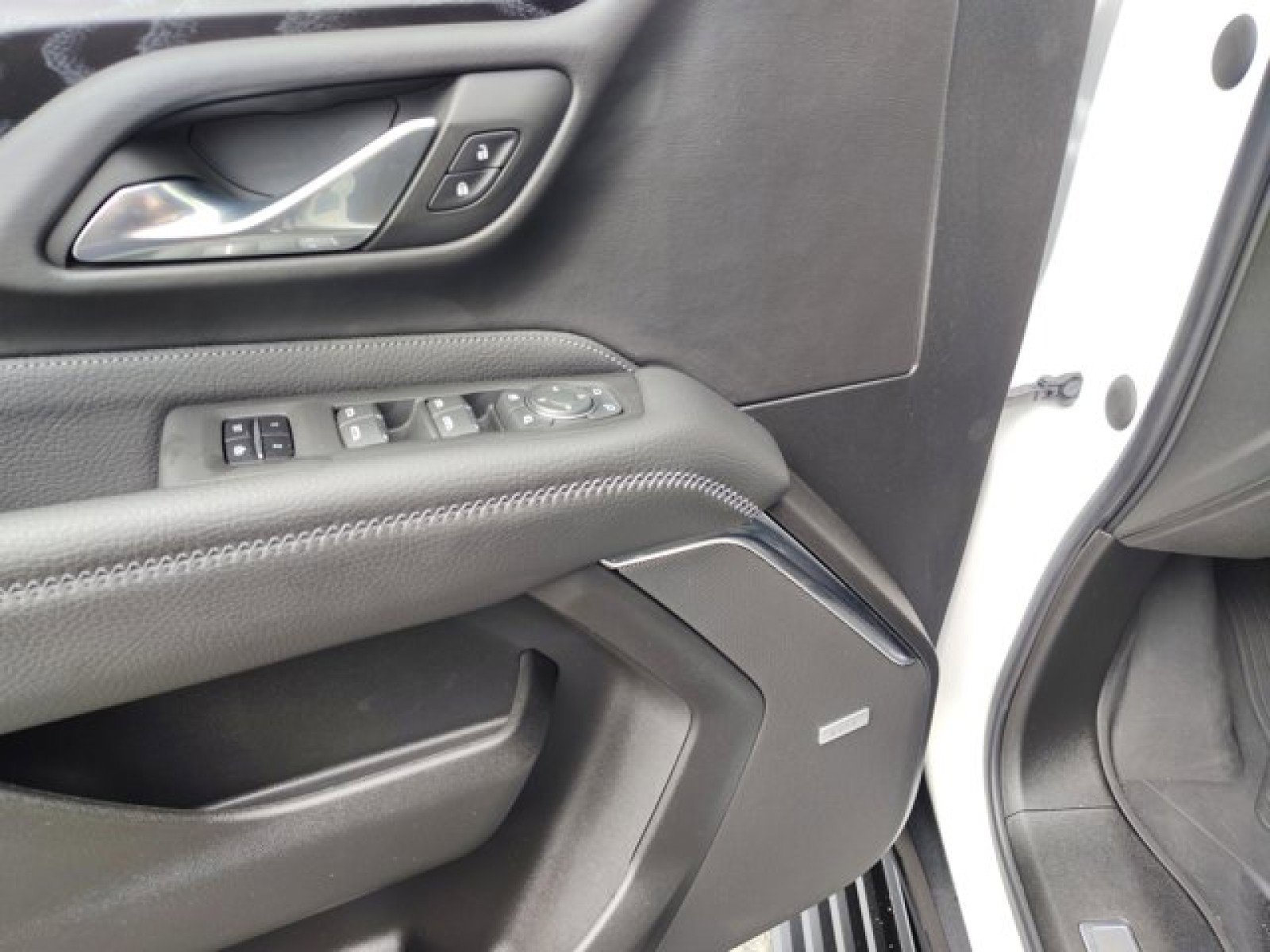 Used 2023 GMC Yukon Denali AWD/4WD image 23