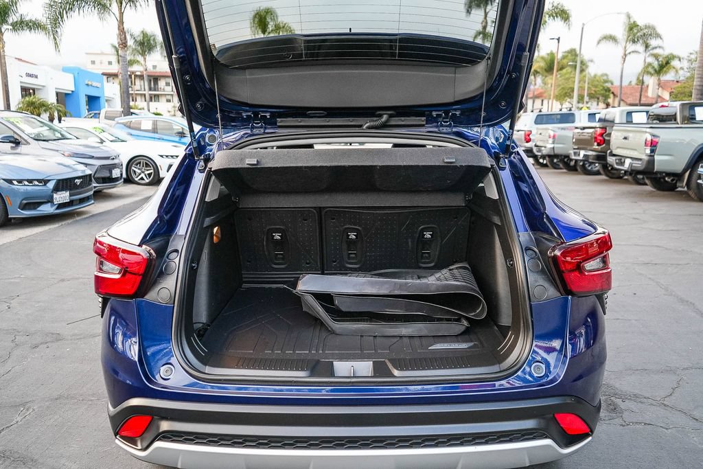Used 2024 Chevrolet Trax LT w/ Driver Confidence Package FWD image 23