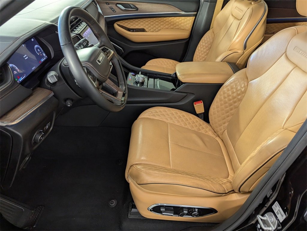 Certified 2024 Jeep Grand Cherokee L Summit w/ High Altitude Package image 10