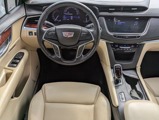 Used 2018 Cadillac XT5 Luxury w/ Driver Awareness Package FWD image 16