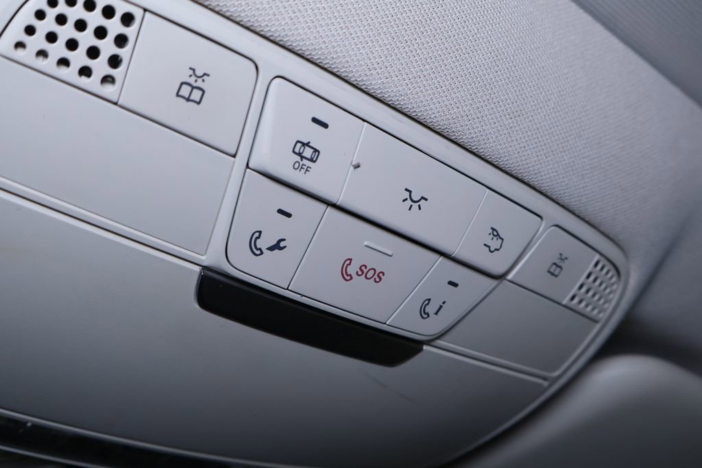 Used 2018 Mercedes-Benz E 300 4MATIC w/ Premium 1 Package image 27