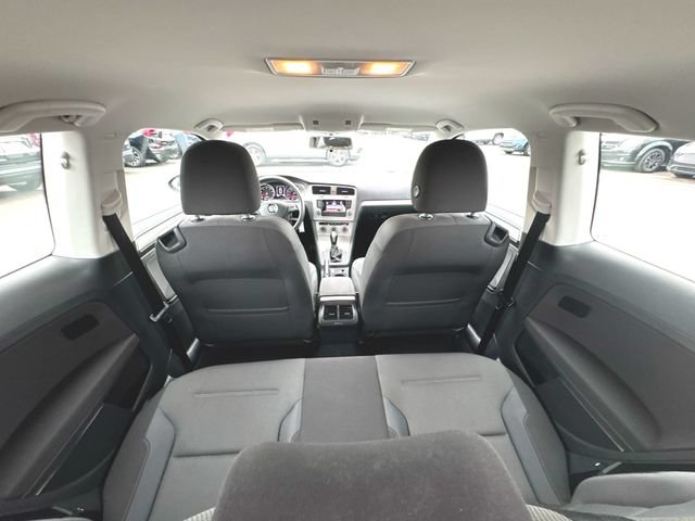 Used 2016 Volkswagen Golf 2-Door FWD image 17