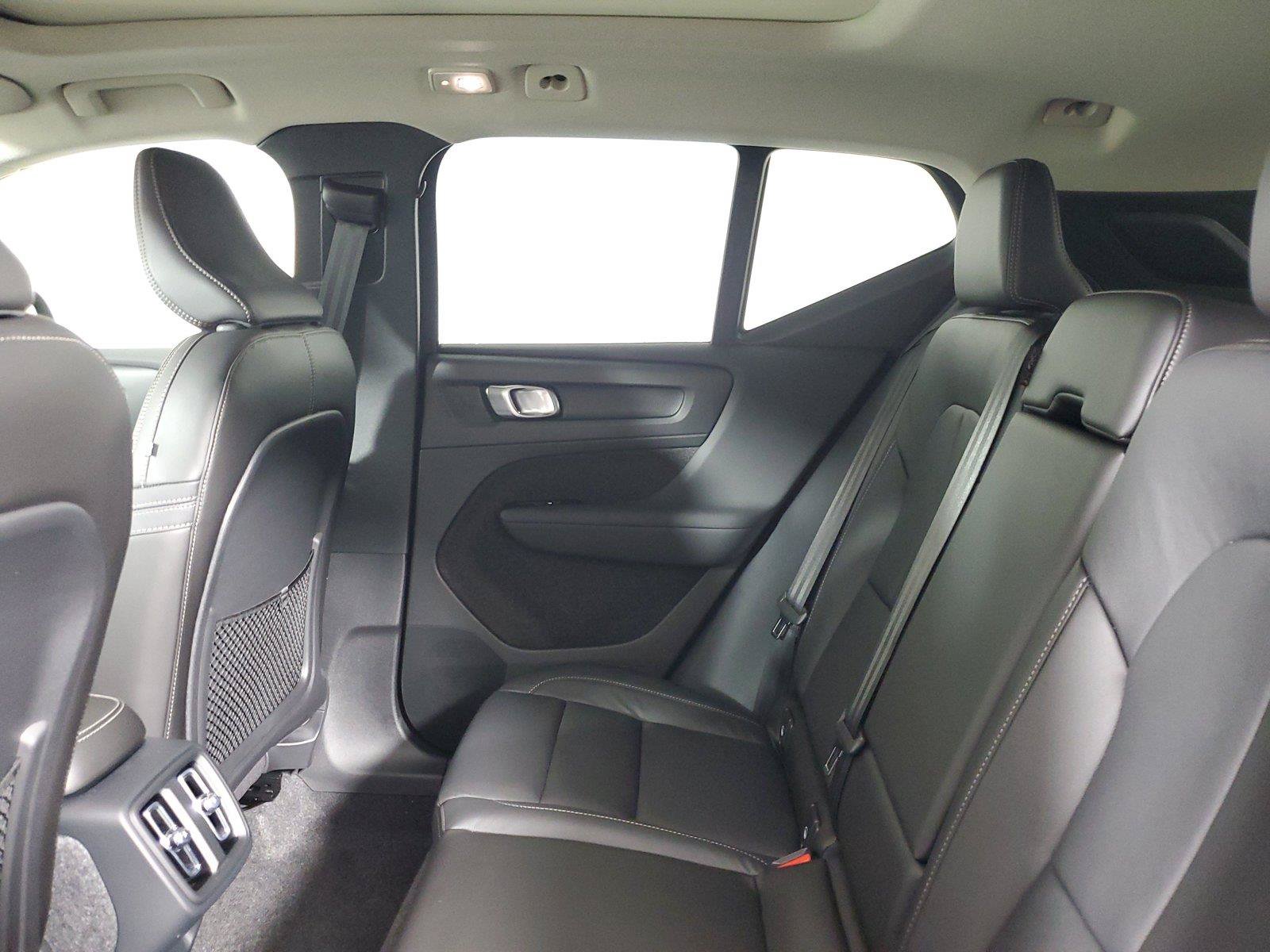 New 2026 Volvo XC40 B4 Plus w/ Protection Package Premier FWD image 12