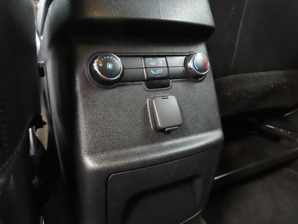 Used 2016 Ford Explorer XLT w/ Equipment Group 202A AWD/4WD image 14