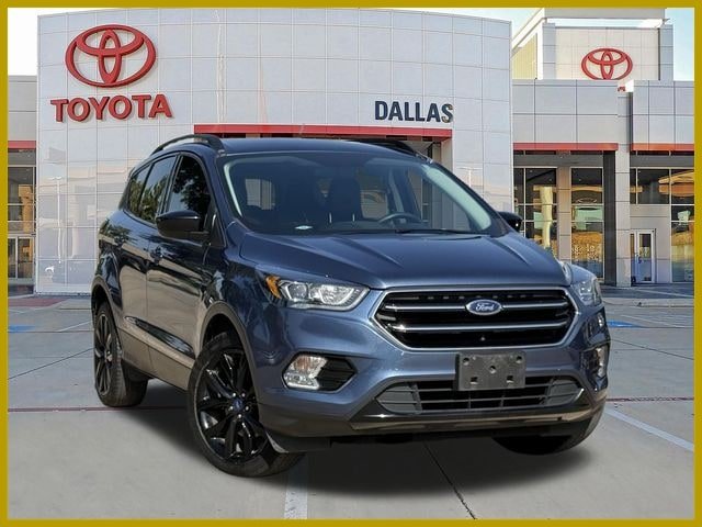 Used 2018 Ford Escape SE w/ SE Sport Appearance Package AWD/4WD video 1