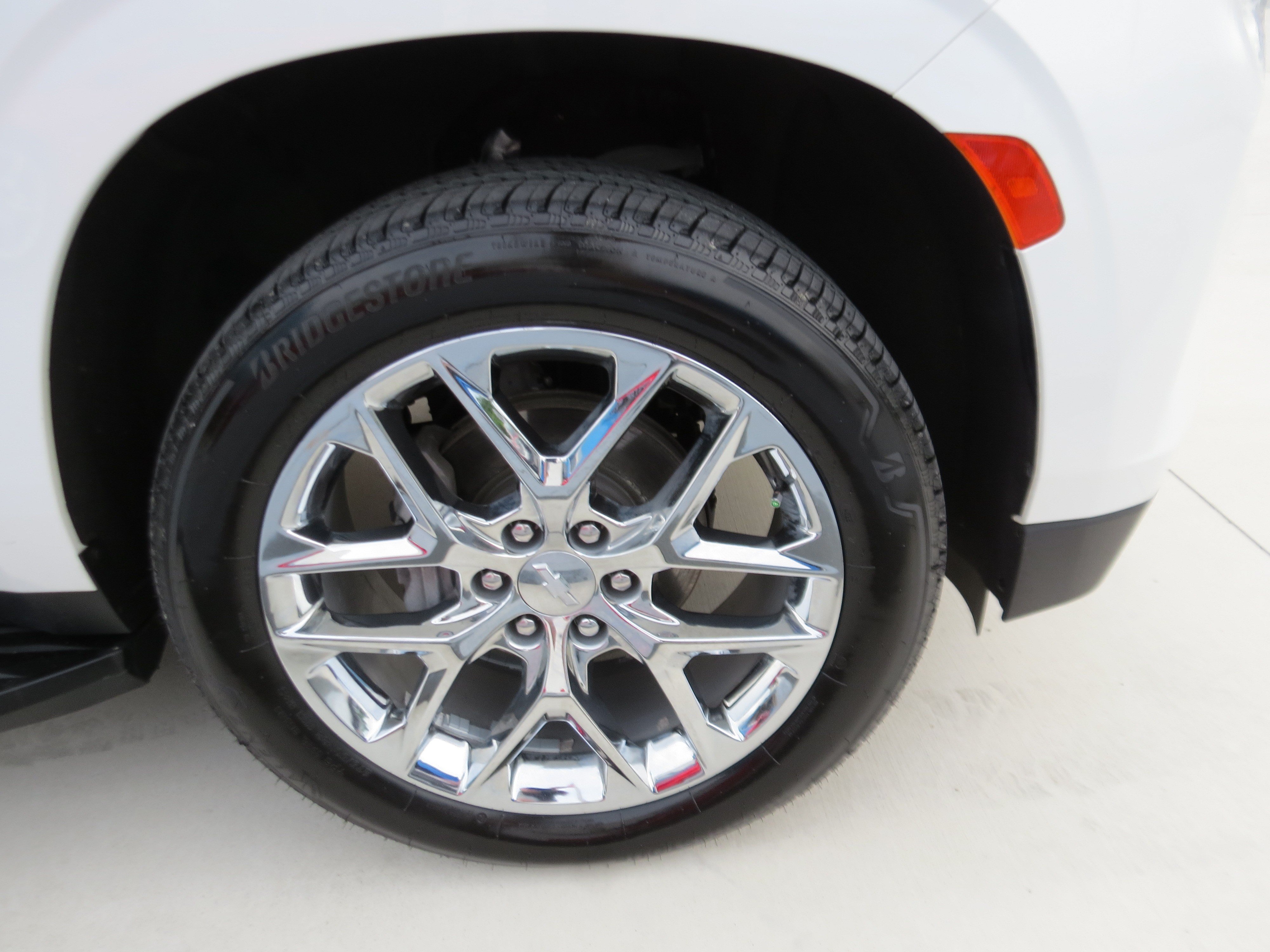Used 2024 Chevrolet Tahoe LT w/ Luxury Package AWD/4WD image 8