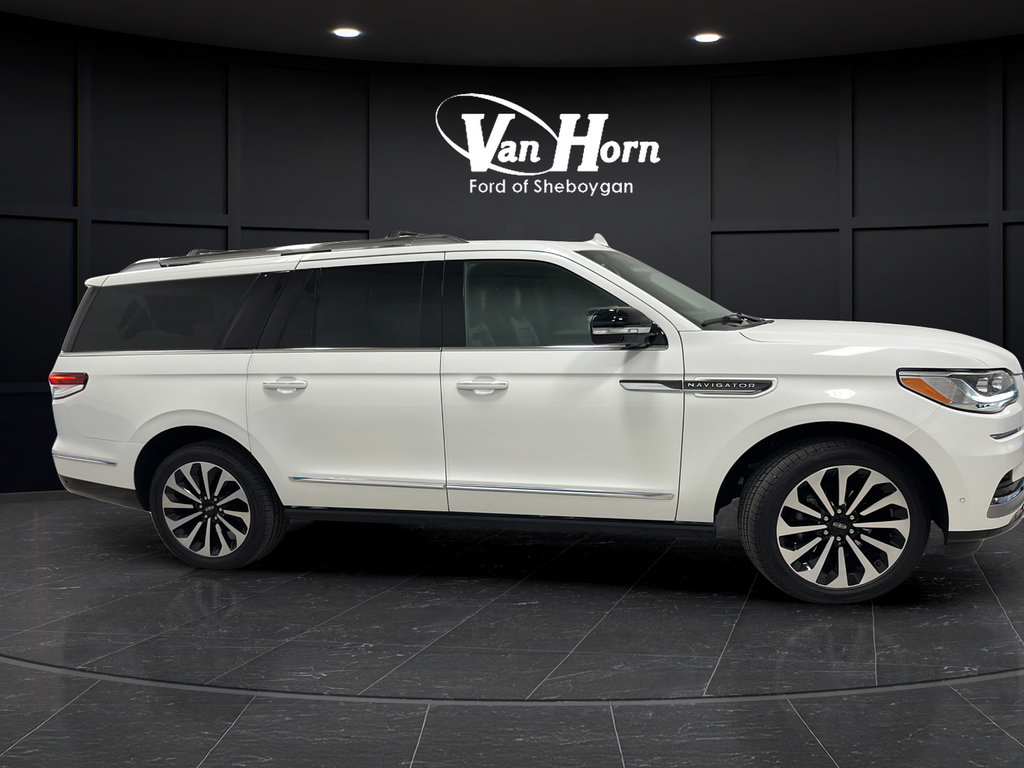 Used 2022 Lincoln Navigator L Reserve AWD/4WD image 8