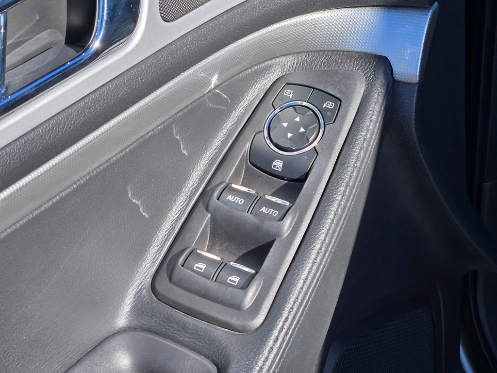 Used 2015 Ford Explorer XLT w/ Equipment Group 202A image 31