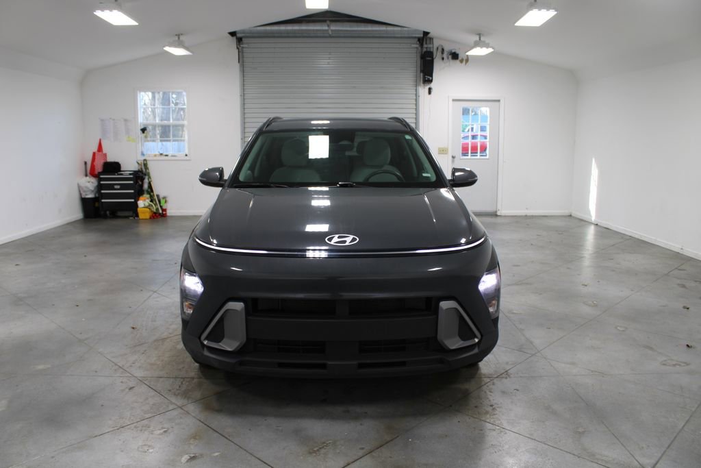 Used 2024 Hyundai Kona SEL image 3