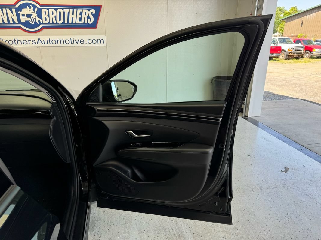 Used 2023 Hyundai Tucson Limited w/ Cargo Package AWD/4WD image 29