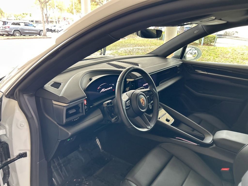 Used 2025 Porsche Macan Electric image 6