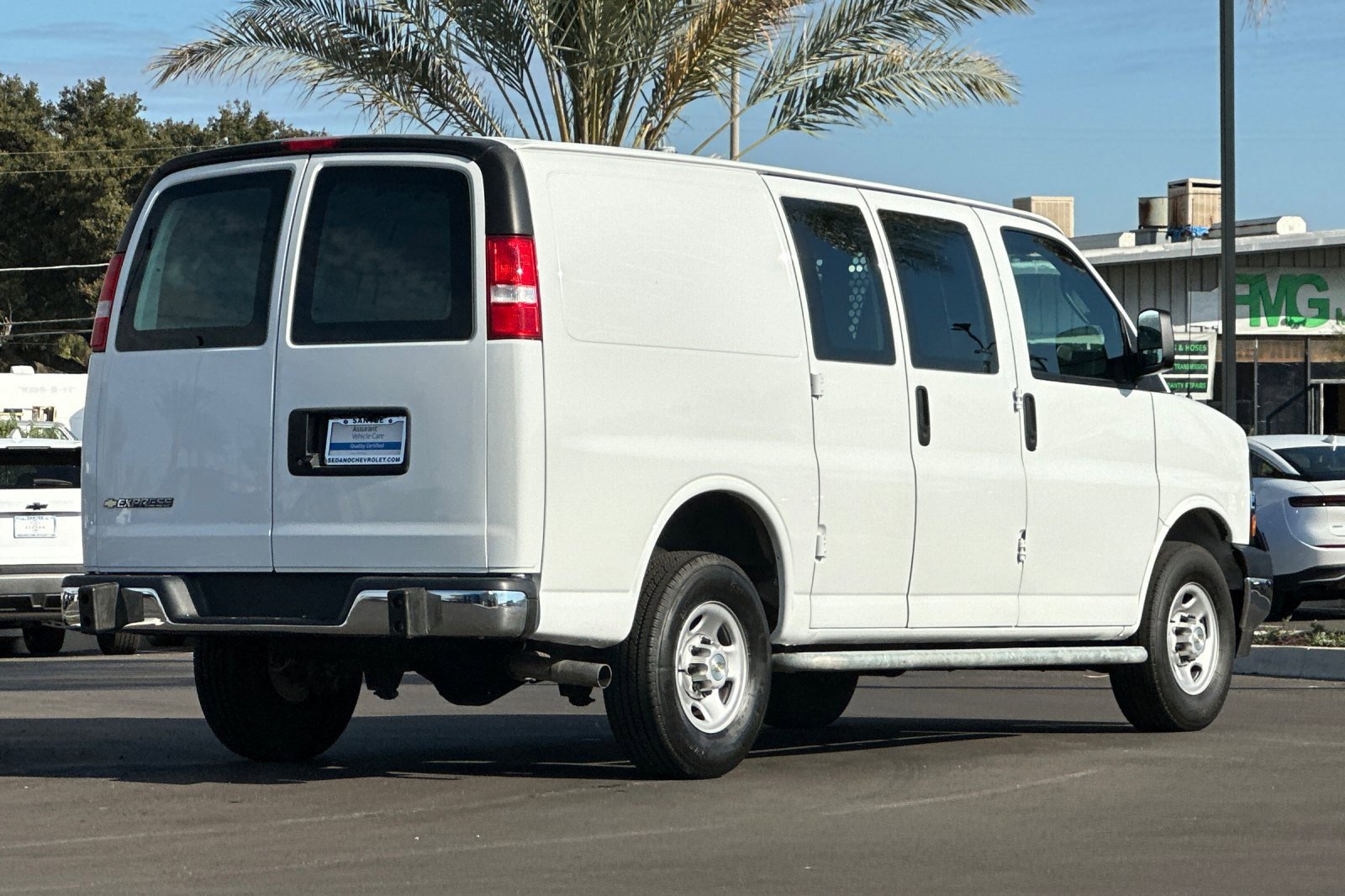 Used 2023 Chevrolet Express 2500 w/ Driver Convenience Package image 4