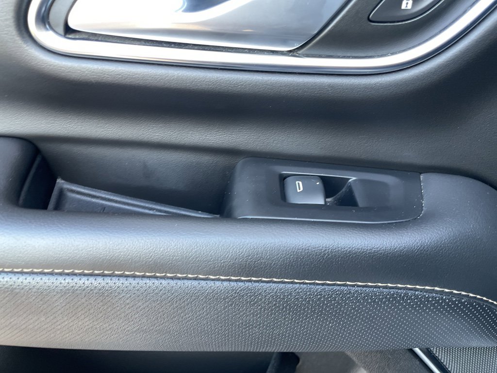 Used 2023 GMC Yukon SLT image 42