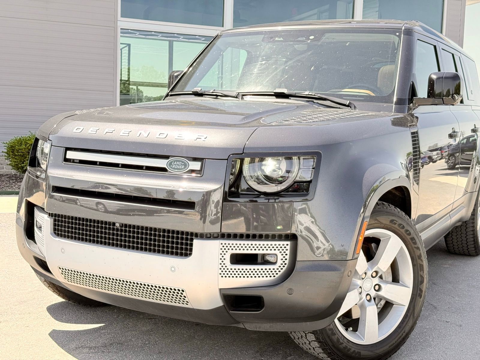 Used 2023 Land Rover Defender 130 First Edition AWD/4WD image 3
