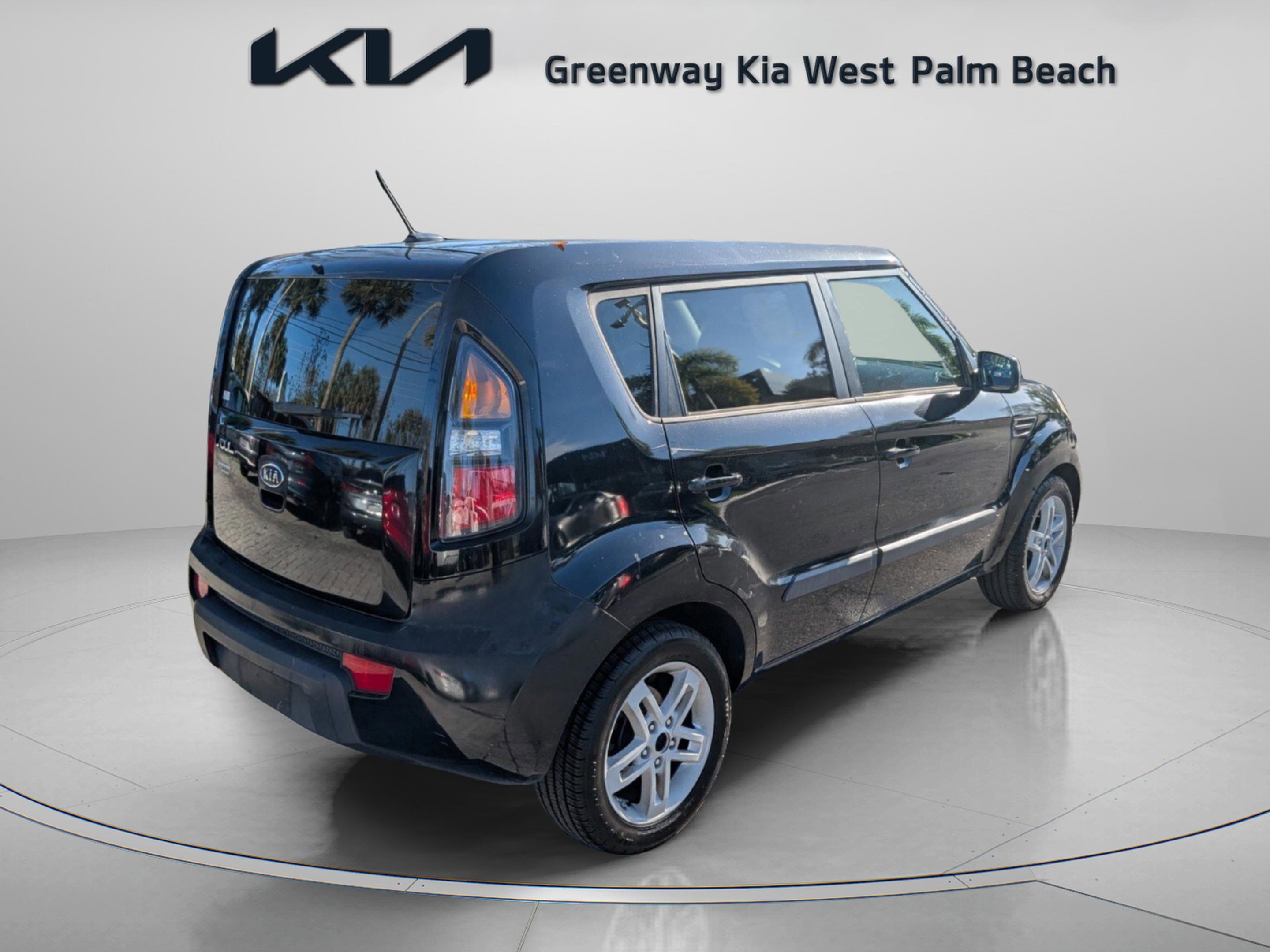 Used 2011 Kia Soul + image 7
