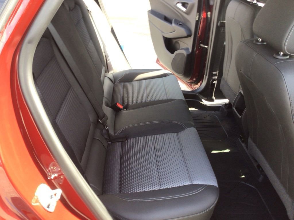 Used 2024 Chevrolet Trax LT w/ Driver Confidence Package image 32