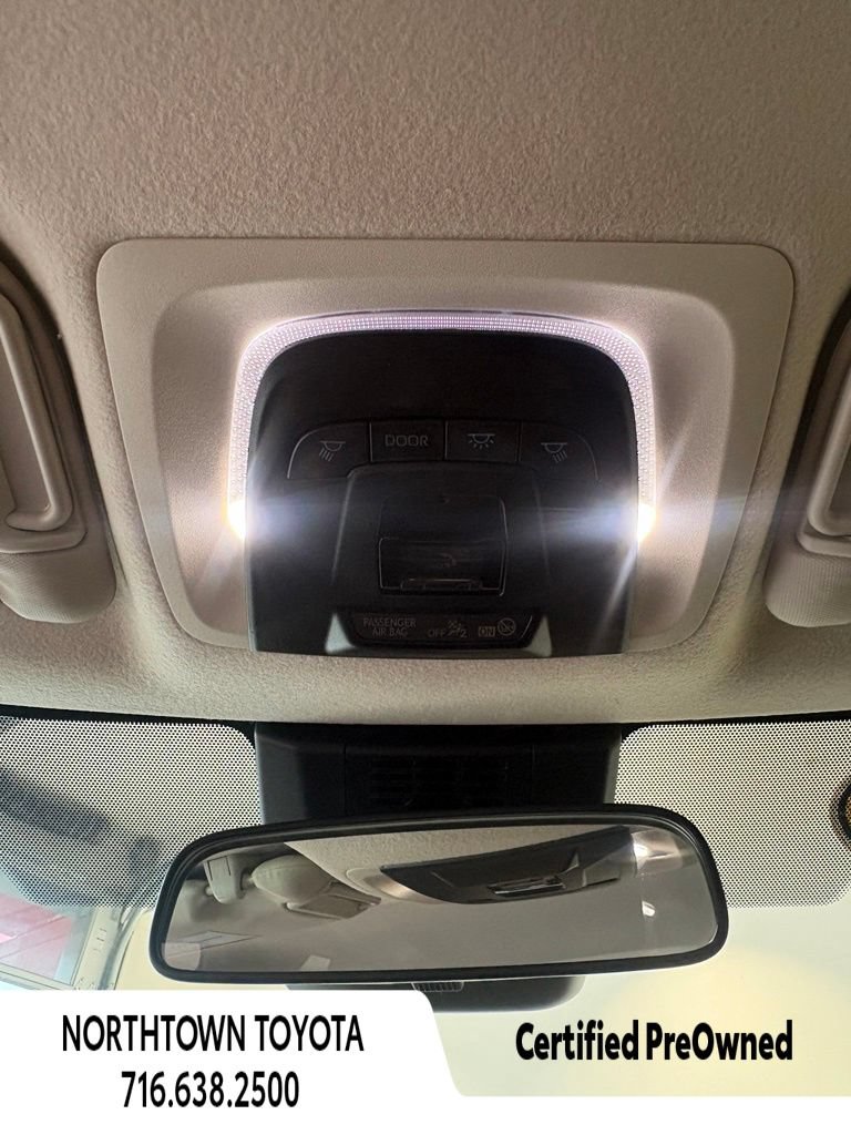 Used 2026 Toyota Corolla LE FWD image 9