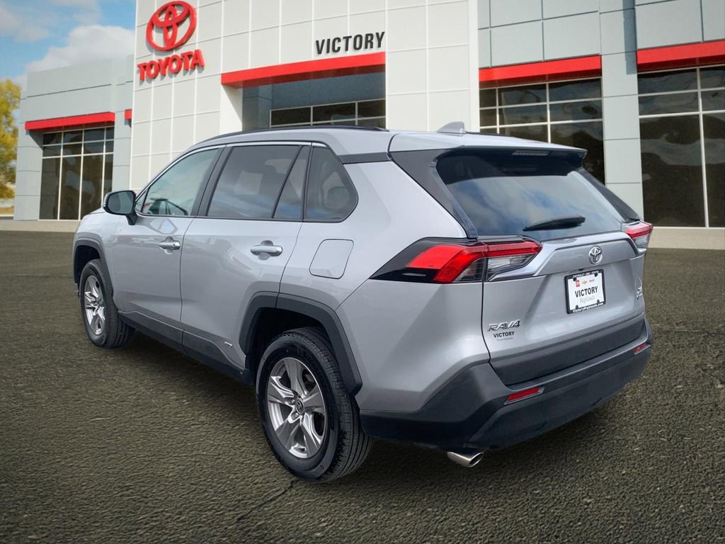 Used 2025 Toyota RAV4 XLE image 5
