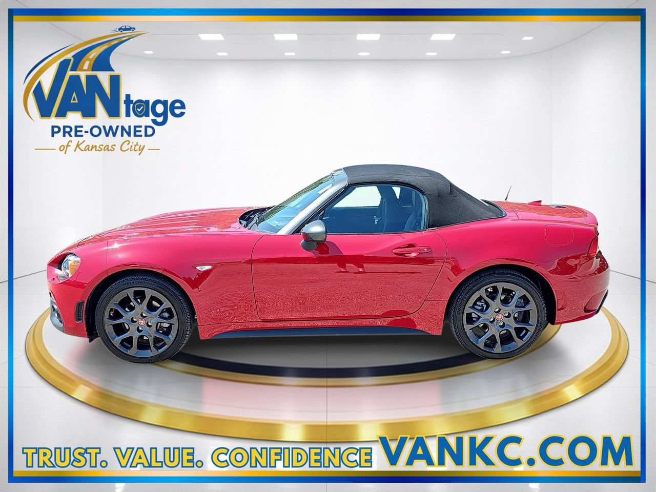 Used 2017 FIAT 124 Spider Abarth RWD image 10