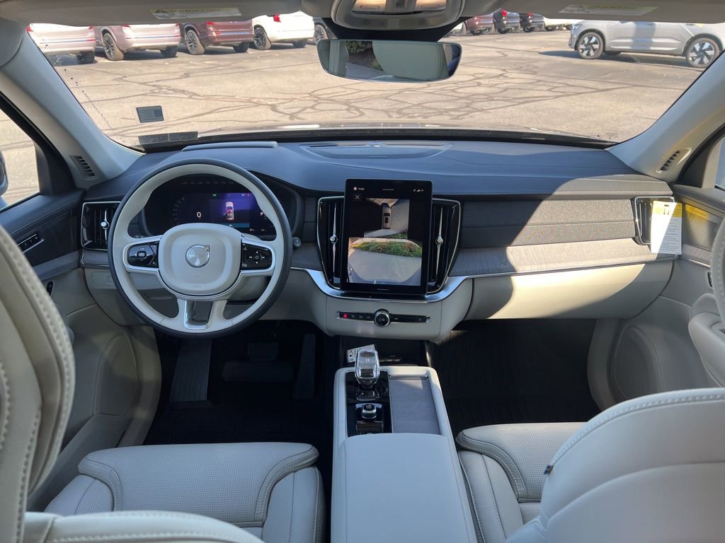 New 2026 Volvo XC90 B6 Ultra w/ Protection Package image 32