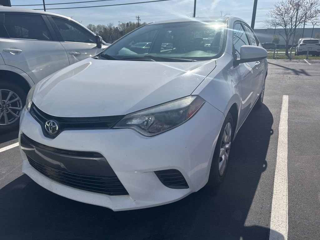 Used 2015 Toyota Corolla LE image 2