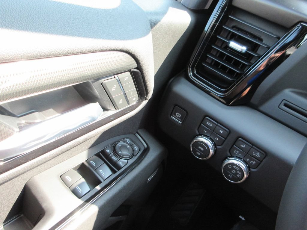 New 2026 GMC Sierra 2500 AT4 AWD/4WD image 14