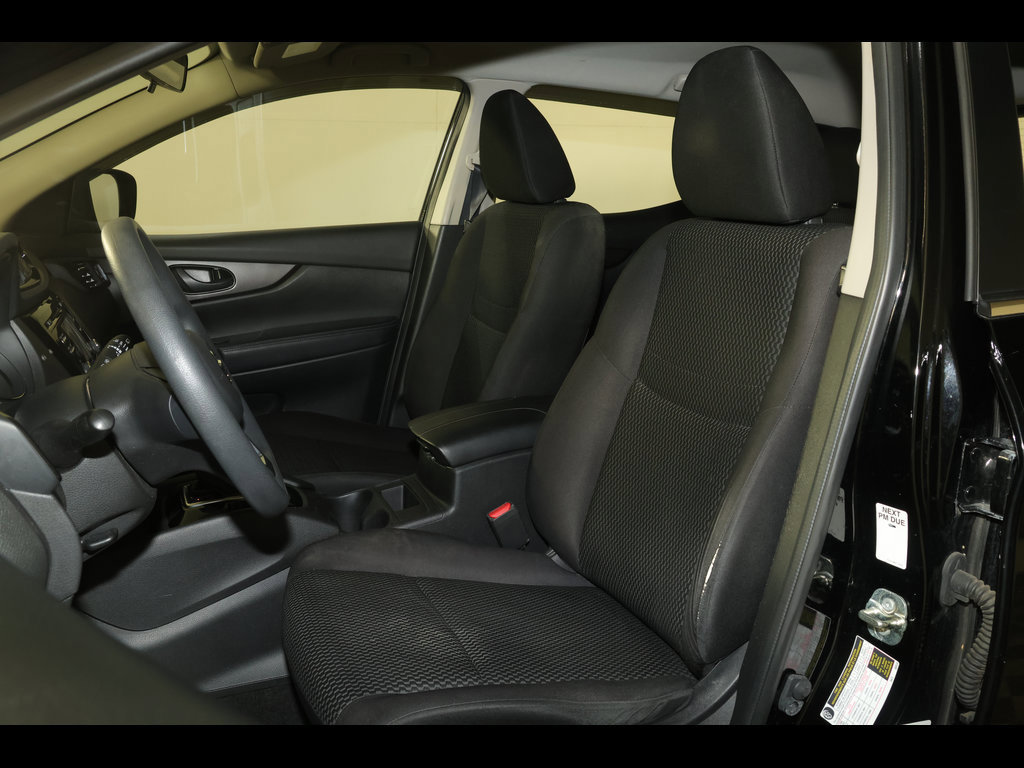 Used 2018 Nissan Rogue Sport S FWD image 13