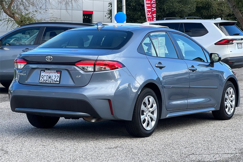 Certified 2022 Toyota Corolla LE image 3