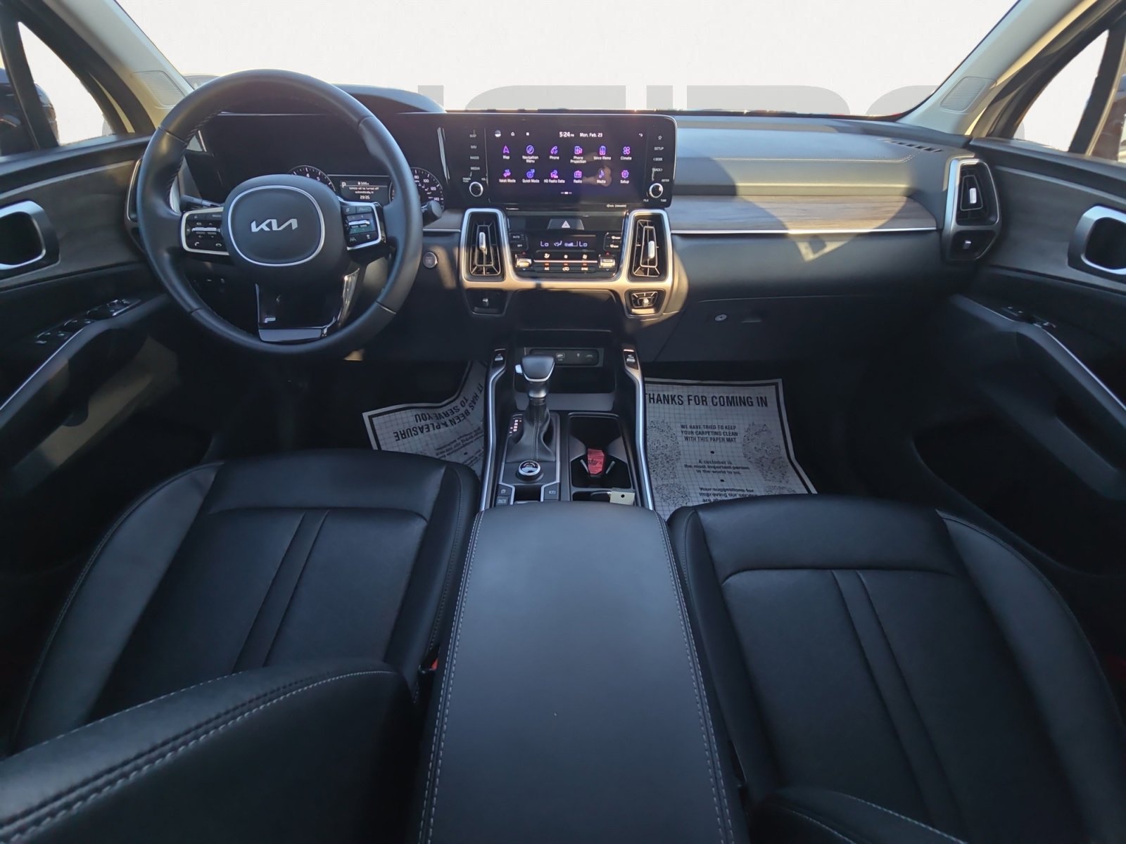 Used 2022 Kia Sorento EX w/ Panoramic Sunroof Package image 3