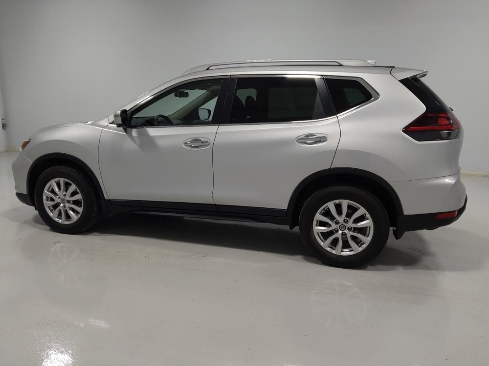 Used 2018 Nissan Rogue SV w/ Premium Package image 3