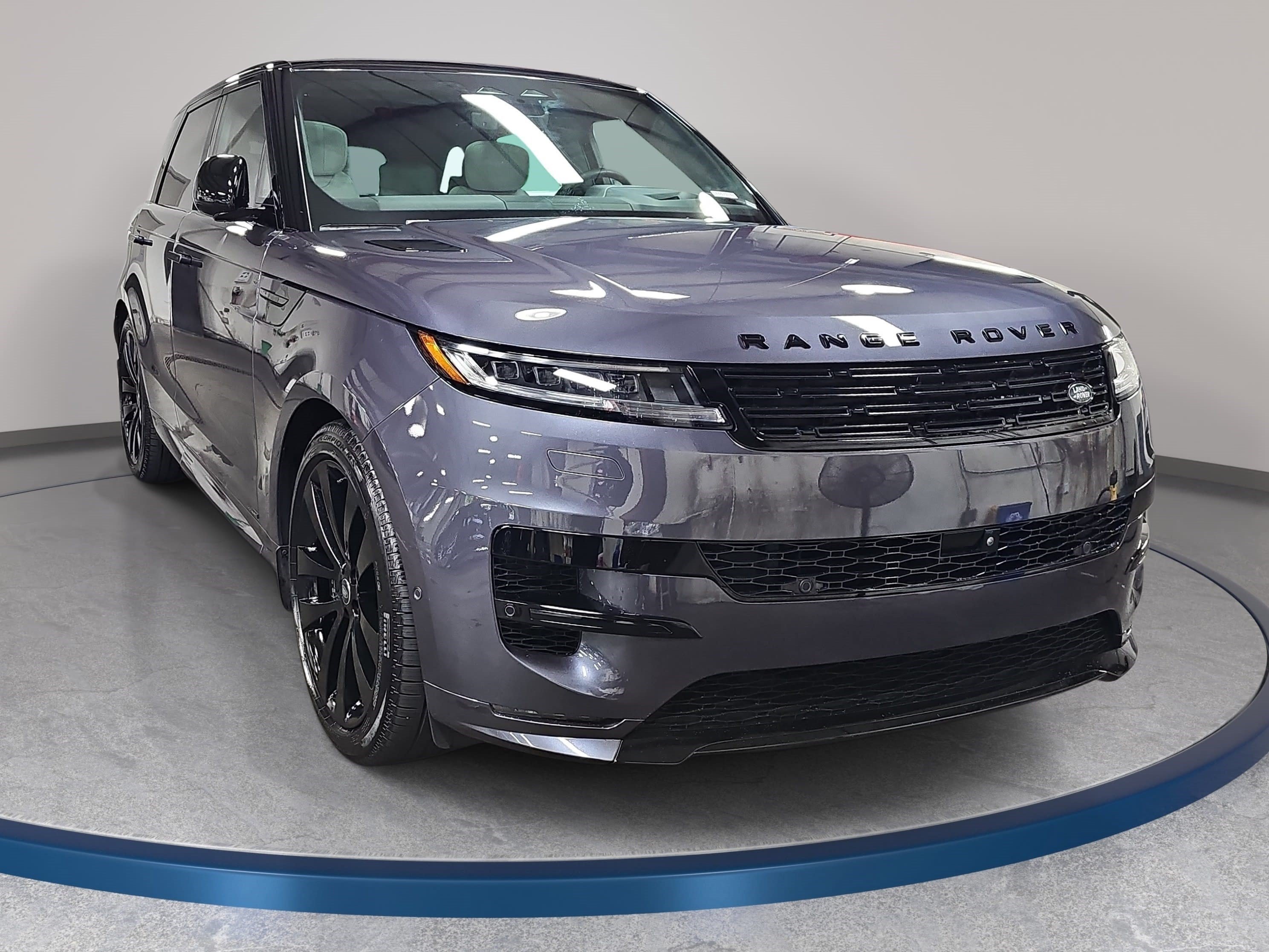 Used 2025 Land Rover Range Rover Sport Autobiography AWD/4WD image 3