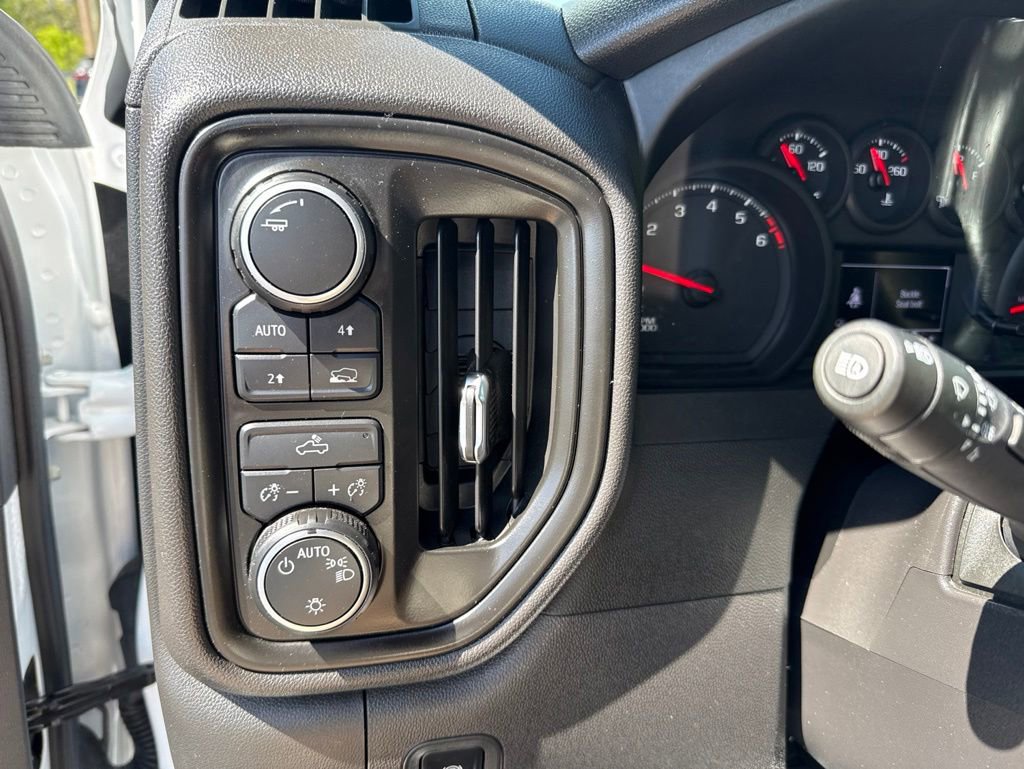 Used 2026 Chevrolet Silverado 1500 W/T w/ WT Convenience Package AWD/4WD image 17