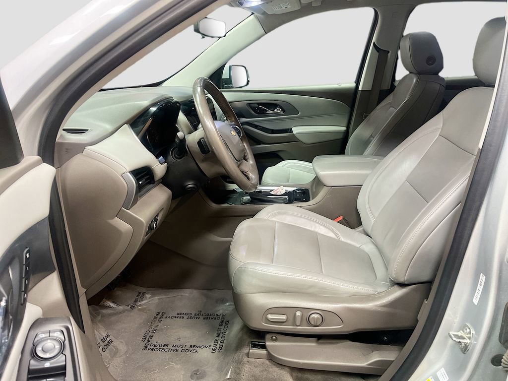 Used 2020 Chevrolet Traverse Premier image 34
