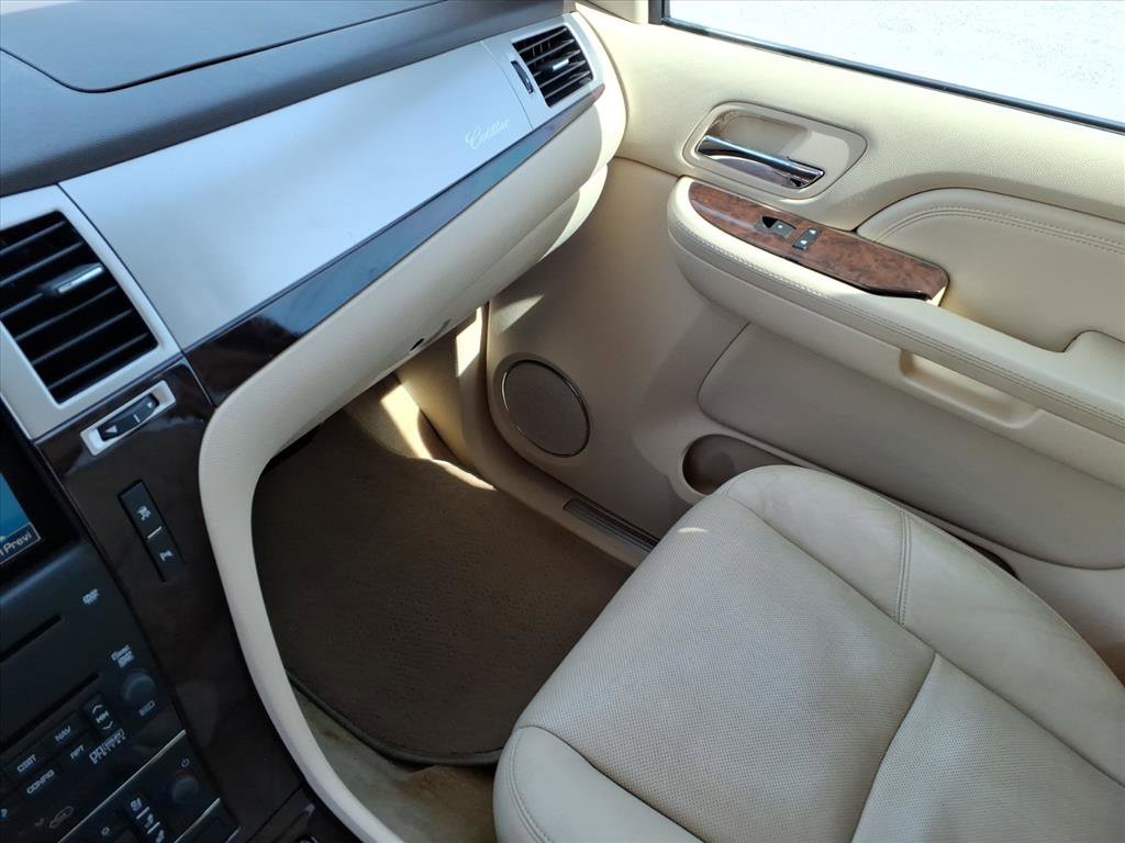 Used 2008 Cadillac Escalade EXT image 30