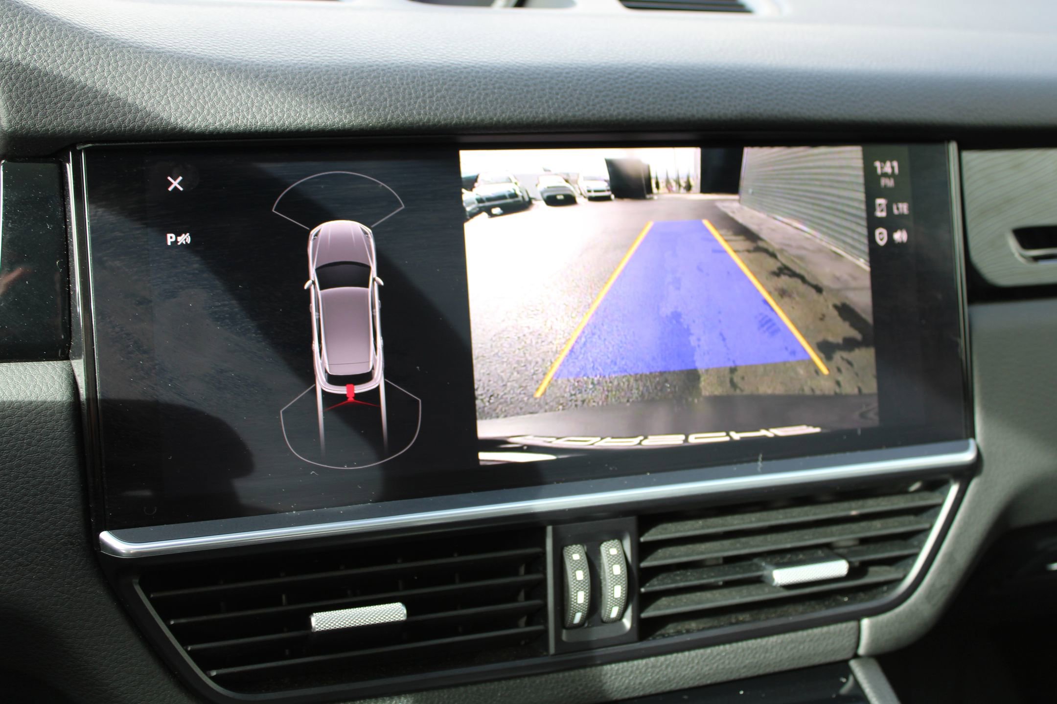 Certified 2022 Porsche Cayenne image 18