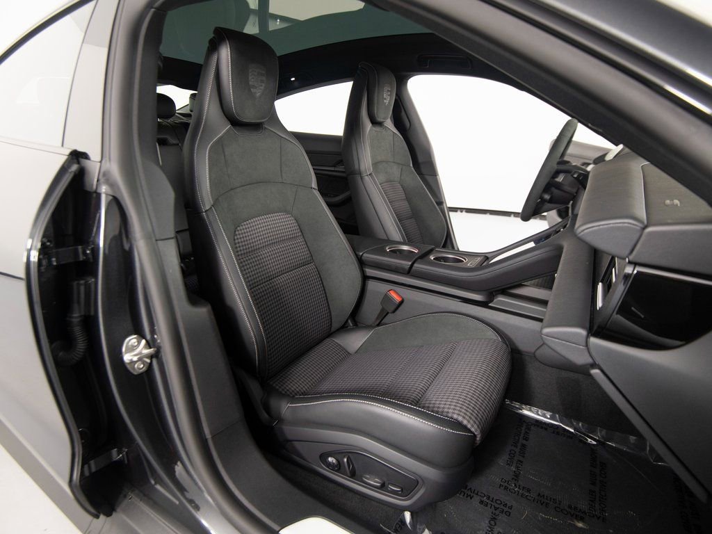 New 2026 Porsche Taycan 4S image 30