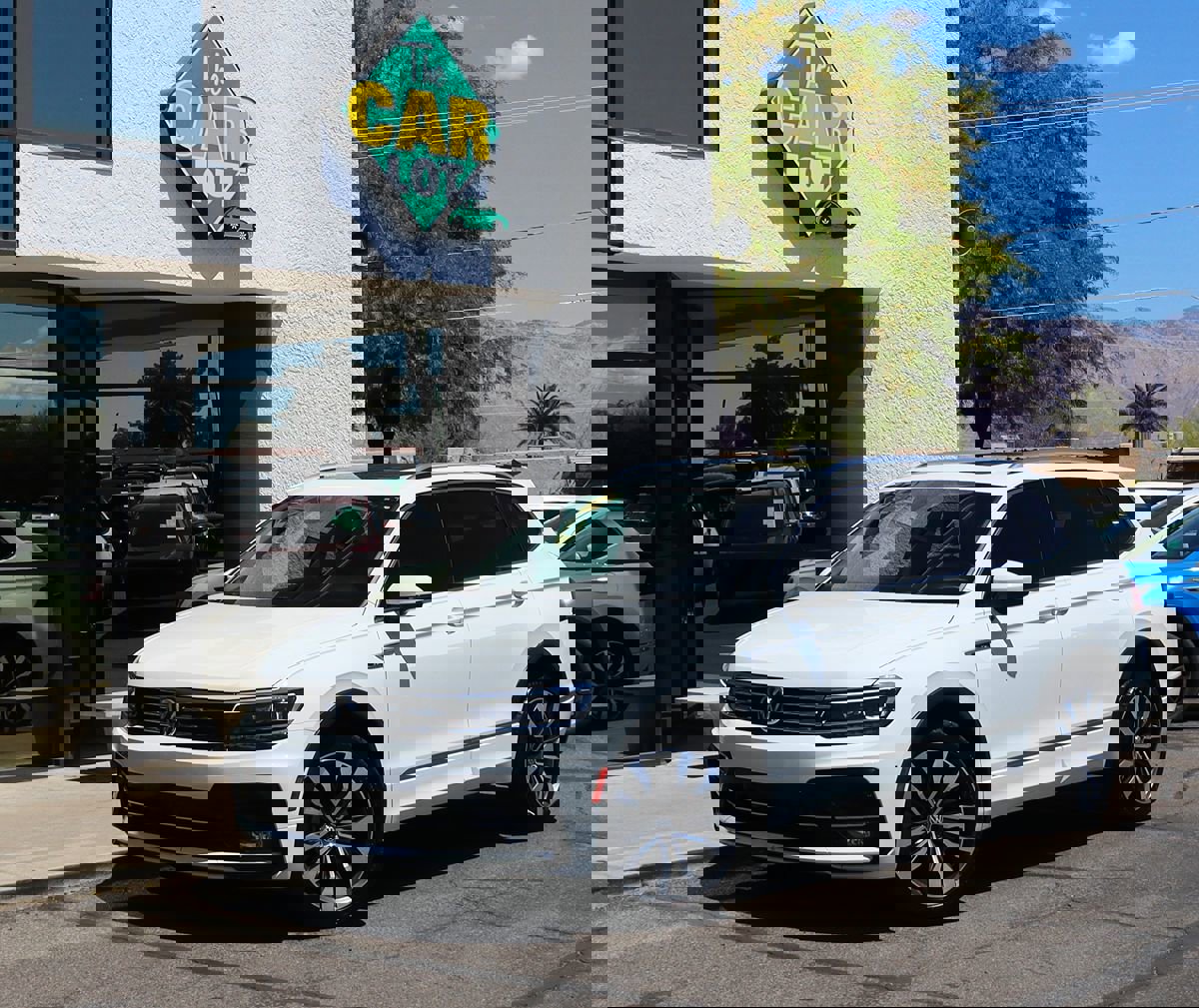 Used 2021 Volkswagen Tiguan SEL Premium R-Line image 2