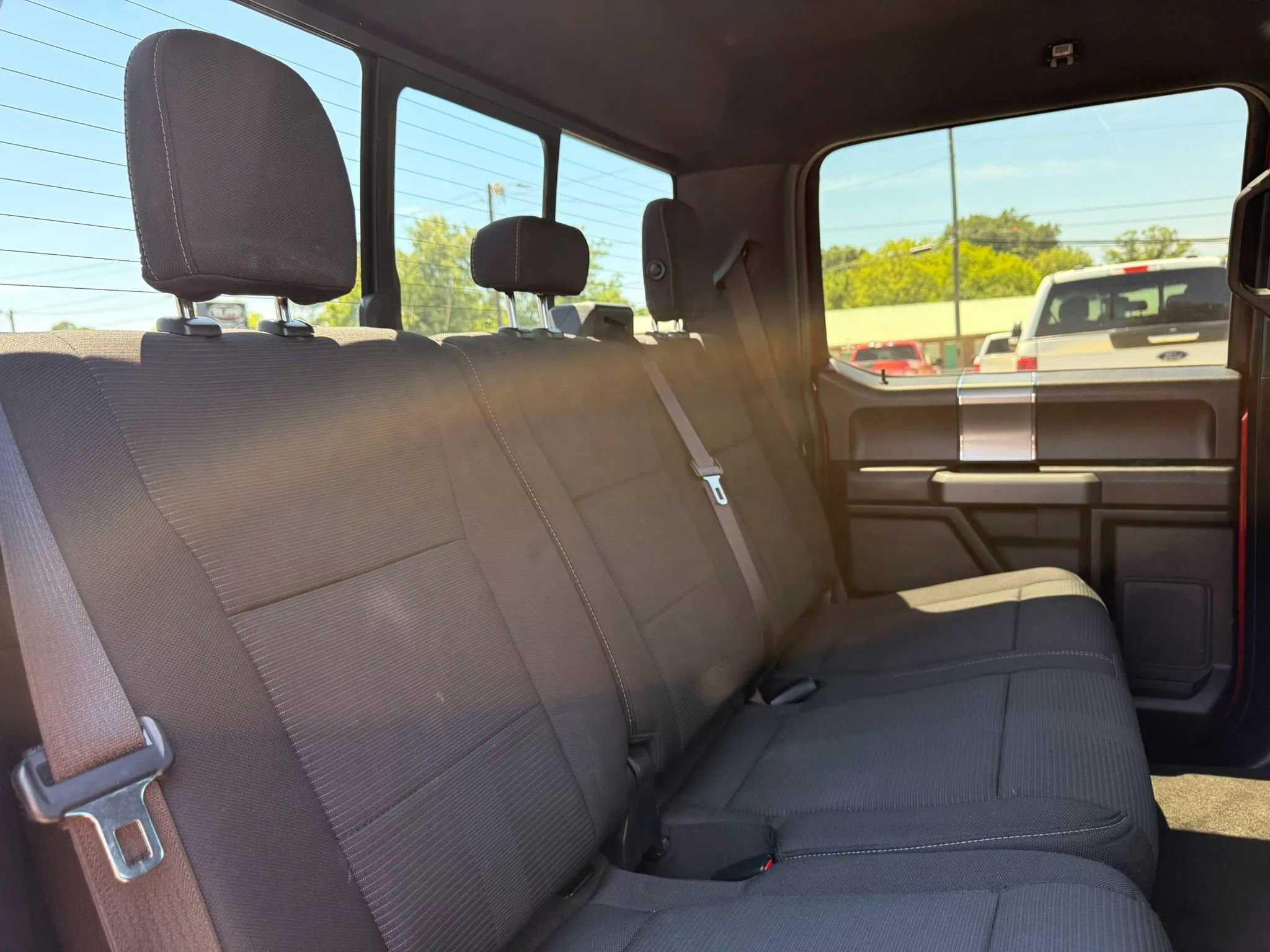 Used 2015 Ford F150 XLT w/ Equipment Group 302A Luxury AWD/4WD image 33